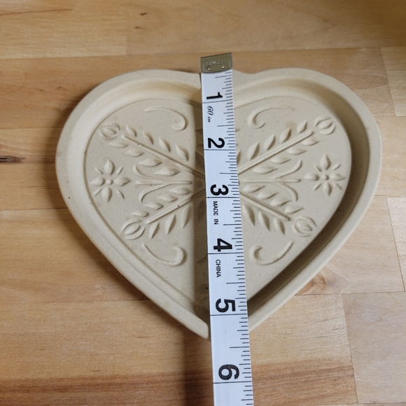 Pampered Chef 2000 Anniversary Heart Cookie Mold Family Heritage Stoneware - Picture 3 of 6
